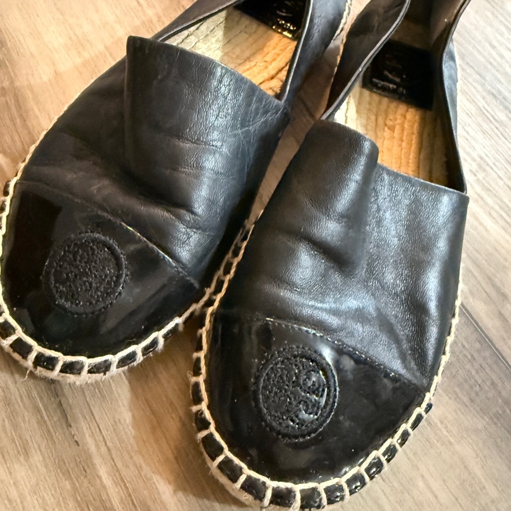Tory Burch Black Leather Espadrille Flats Size 7 Logo Slip On